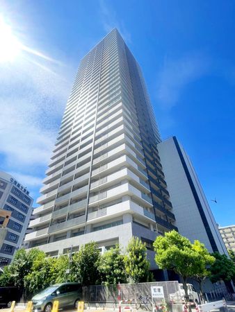 ローレルタワー梅田 外観