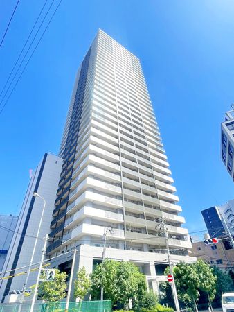 ローレルタワー梅田 外観