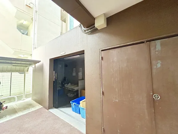 共用部のゴミ捨て場部分