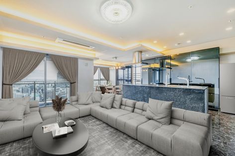 ローレルタワー心斎橋 リビング