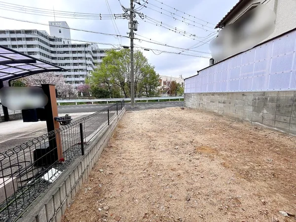 建築条件付き宅地ではございません。