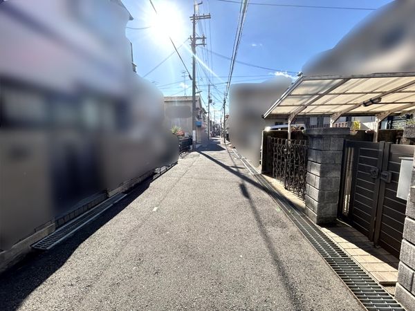 尼崎市東園田町4丁目 古家付土地 前面道路含む外観 尼崎市東園田町4丁目 古家付土地 前面道路含む外観