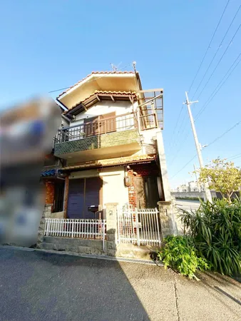 土地面積：40.49平米　鉄骨造2F建て