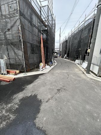 尼崎市南清水 新築戸建2号棟 前面道路含む外観 尼崎市南清水 新築戸建2号棟 前面道路含む外観