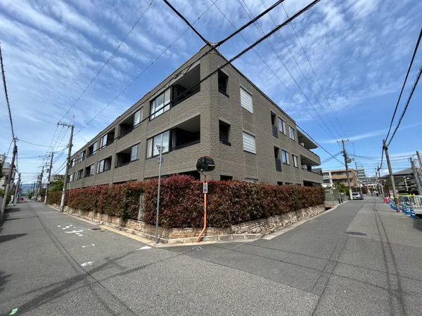 外観（3階建の3階部分です。）