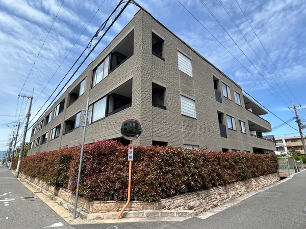 外観（3階建の3階部分です。）