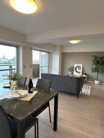 尼崎久々知ハウス リビング 尼崎久々知ハウス リビング