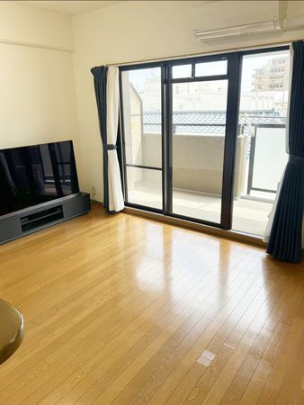 ユニライフ尼崎長洲 リビング