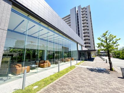 イニシア塚口 サウスフィールド フォレストコート エントランス