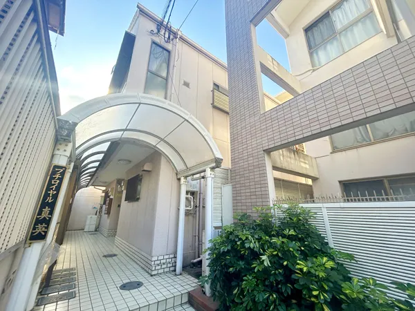 プチロイヤル真英の外観