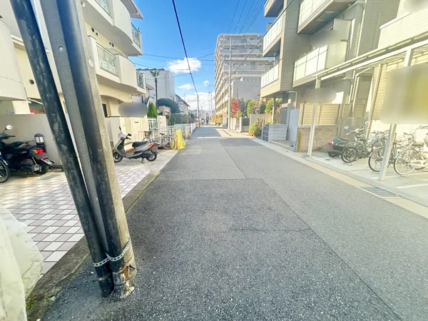 北側は水路占用許可を取得しています