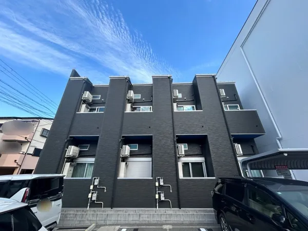 阪神本線「大物」駅 徒歩10分。表面利回り約6.5％の一棟収益アパートです。お気軽にお問い合わせくださいませ。