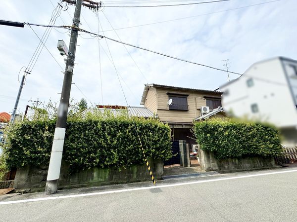 前面道路含む外観