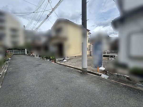 前面道路含む外観