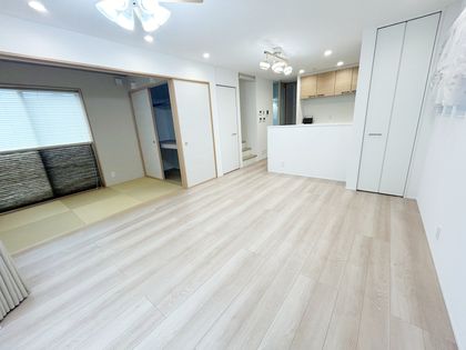 鋳物師2丁目 戸建 リビング