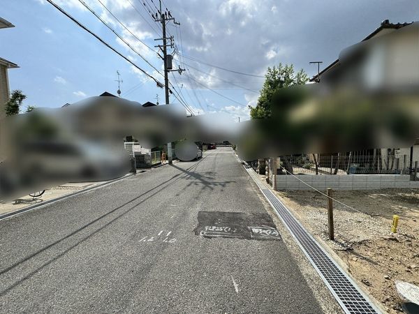 前面道路含む外観