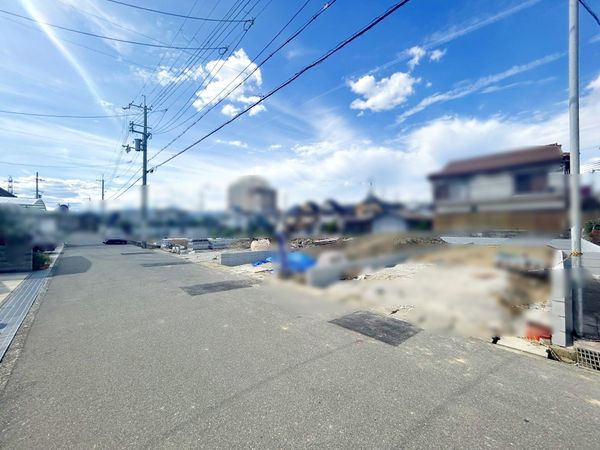 前面道路含む外観
