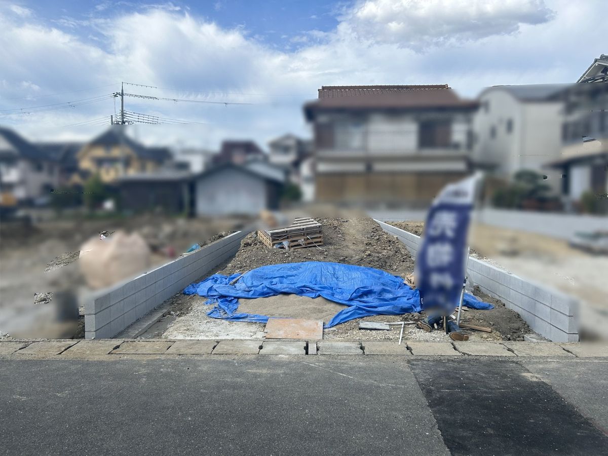 前面道路含む外観