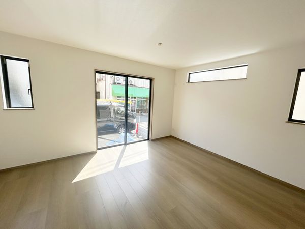 昆陽泉町4丁目 新築戸建 2号棟 リビング