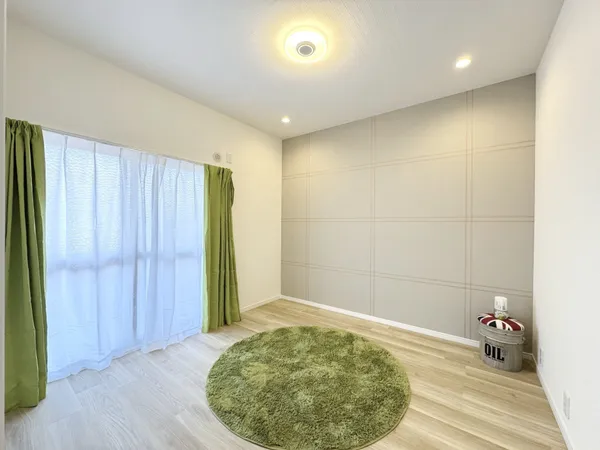 洋室約4.8帖(バルコニー側)