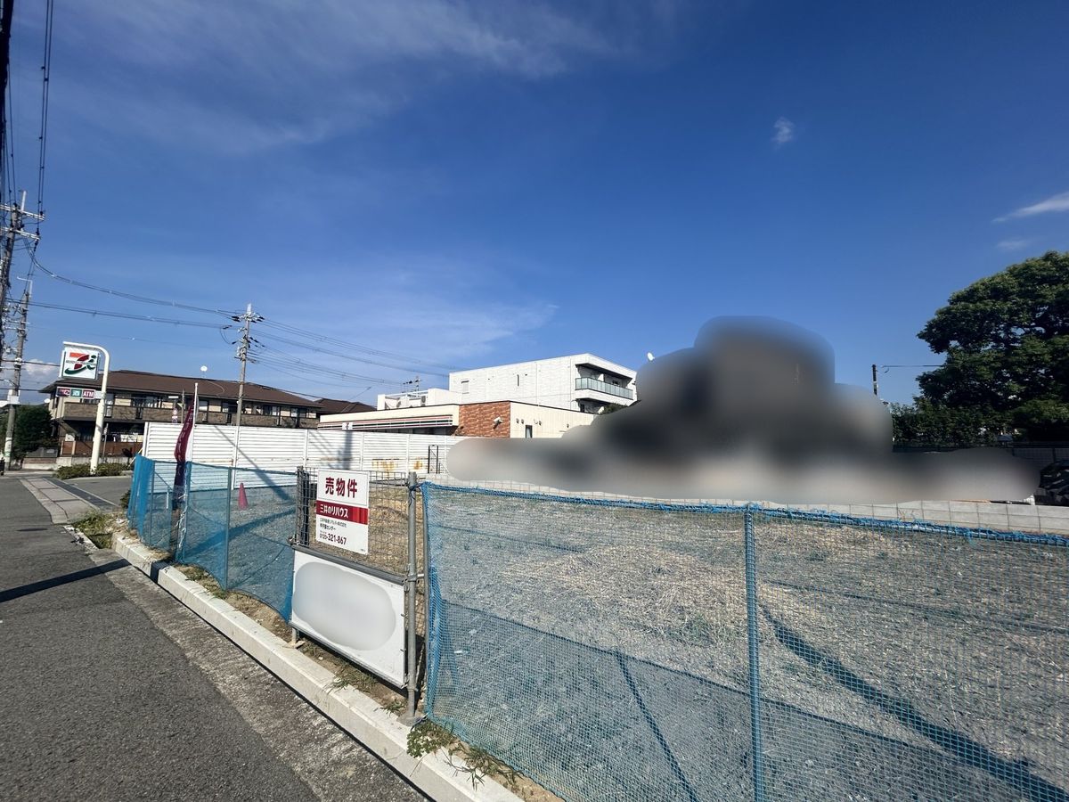 前面道路含む外観