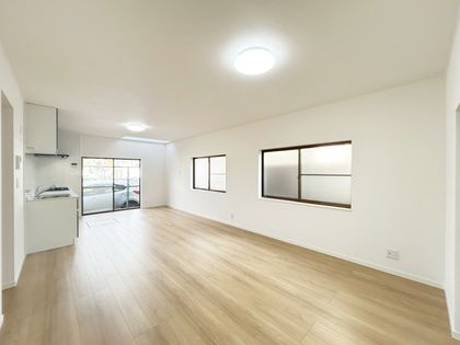 津門呉羽町中古戸建 リビング