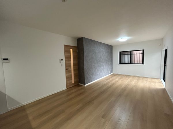 今津社前町・中古戸建 リビング