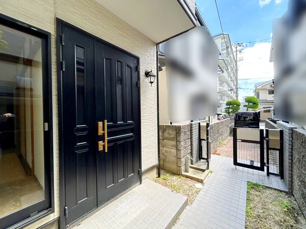 今津二葉町 中古戸建 玄関 今津二葉町 中古戸建 玄関