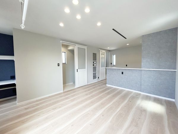 里中町三丁目 新築戸建 リビング