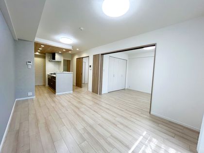 ラ・ヴェール甲子園 リビング ラ・ヴェール甲子園 リビング