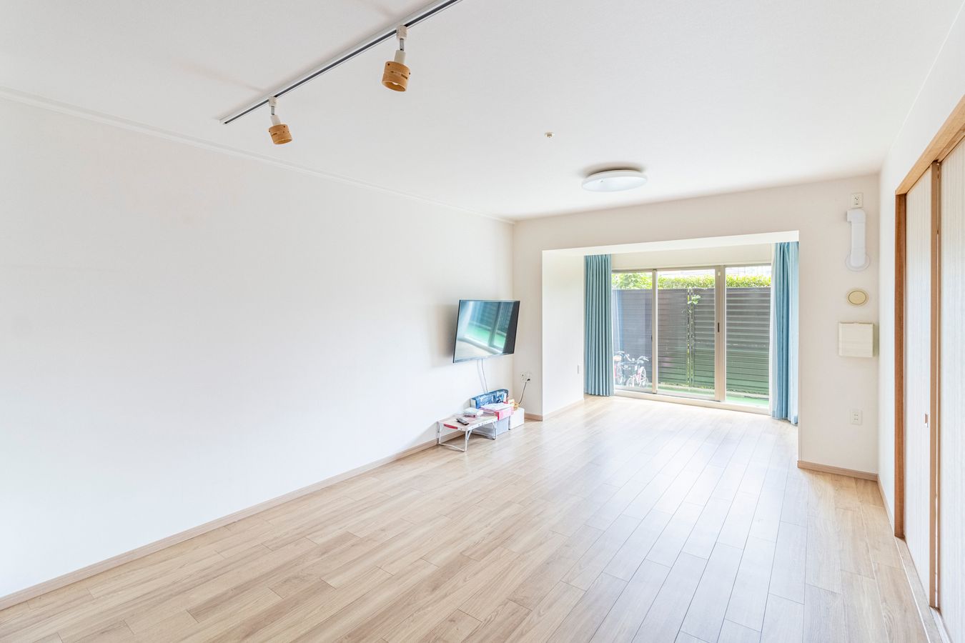 ロイヤルアーク甲子園フローレス リビング リビング