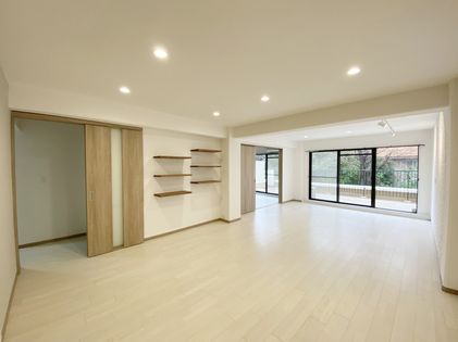 進和苦楽園アーバンライフ A棟 リビング
