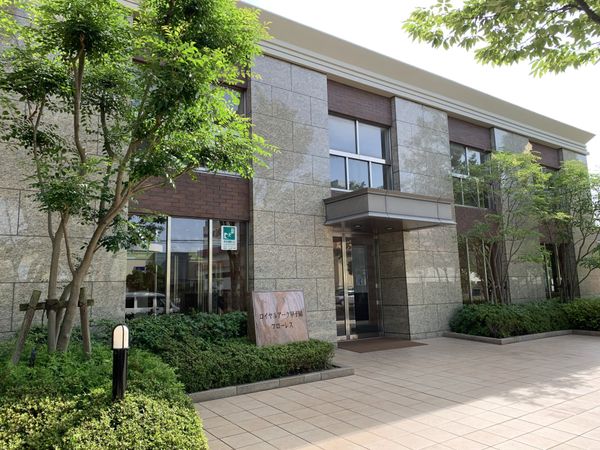 ロイヤルアーク甲子園フローレス エントランス ロイヤルアーク甲子園フローレス エントランス