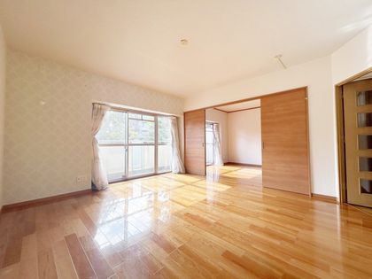 武庫川第2一番街 2号棟 リビング