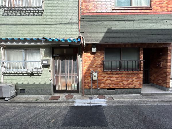 前面道路含む外観