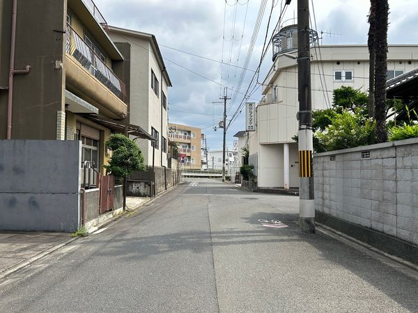 前面道路含む外観