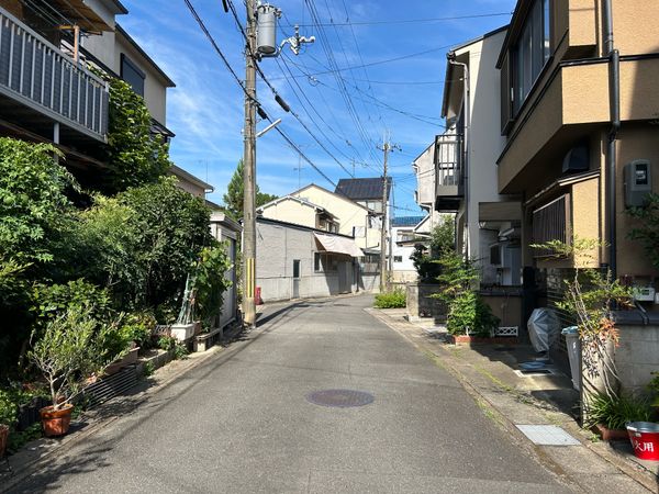 右京区嵯峨中又町 前面道路含む外観 右京区嵯峨中又町 前面道路含む外観