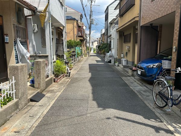 右京区太秦上ノ段町 前面道路含む外観