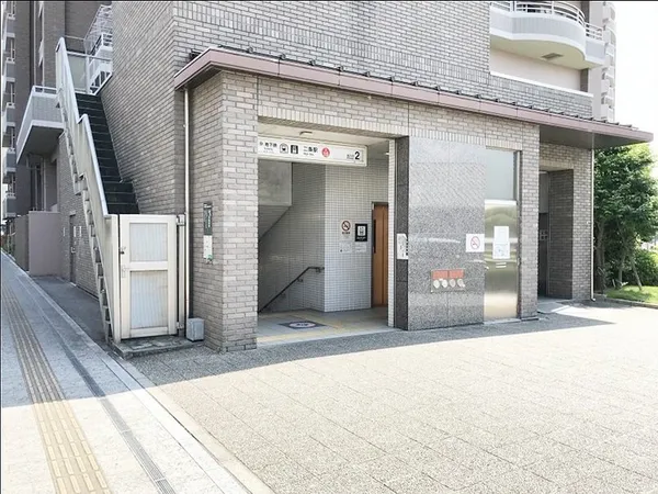 徒歩3分。