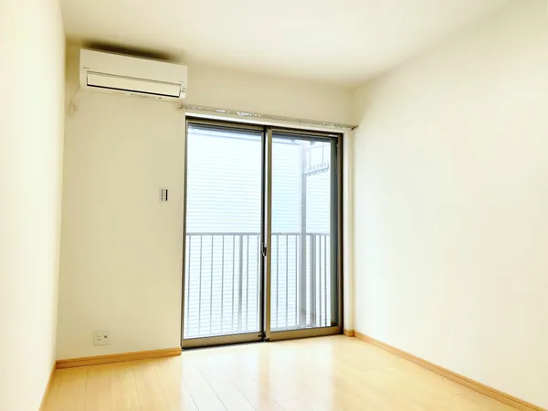 南側洋室約6.2帖