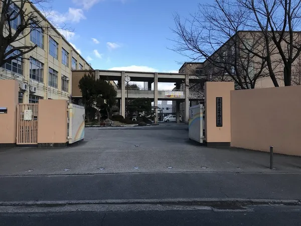 徒歩7分。