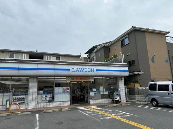 徒歩3分。