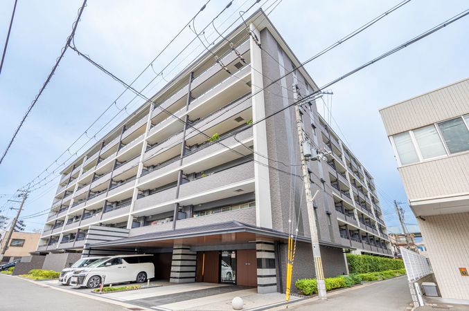 プレサンスロジェ京都西大路 外観