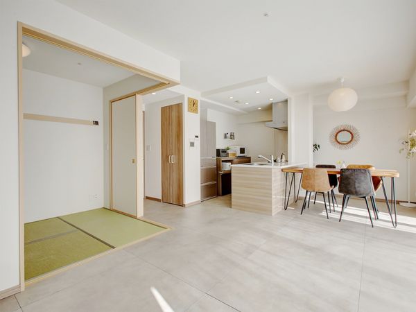 プレサンスロジェ太秦天神川 リビング