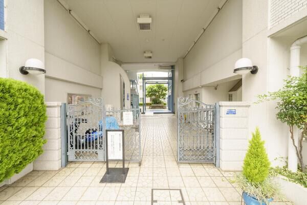 ライトコート嵯峨 エントランス ライトコート嵯峨 エントランス