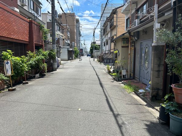 前面道路含む外観
