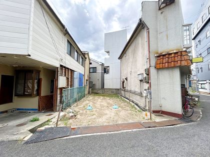 泉町五丁目 土地 前面道路含む外観