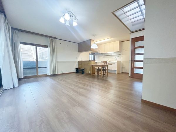 吹田市垂水町一丁目 戸建 リビング 吹田市垂水町一丁目 戸建 リビング