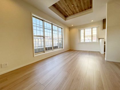 寿町2丁目 戸建 リビング
