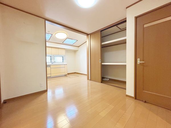 豊南町南2丁目 リビング 豊南町南2丁目 リビング